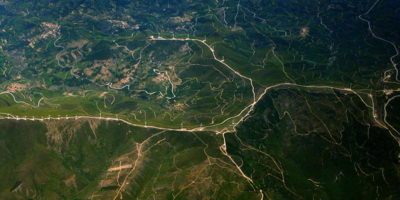 世界旅行新视角：探访七大洲原住民文化保护与生态智慧传承