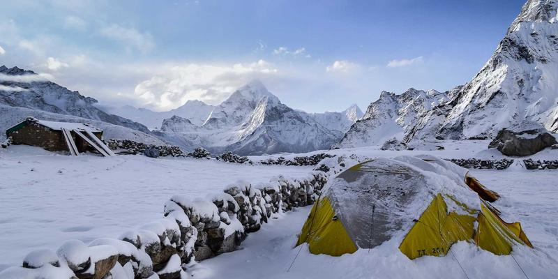 环球旅行中的时尚史诗：从七大洲传统服饰到现代潮流的本土化演变